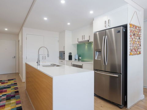 104 'The Shoal' 6-8 Bullecourt Street - Linen Included & Under 200m To Beach - Cruises Travel 1