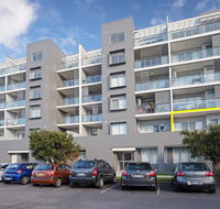 104 'The Shoal' 6-8 Bullecourt Street - linen included  under 200m to beach - Cruises Travel