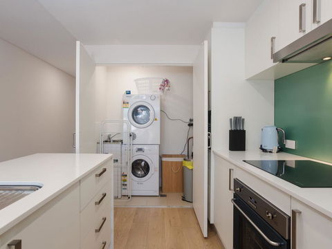 104 'The Shoal' 6-8 Bullecourt Street - Linen Included & Under 200m To Beach - Cruises Travel 2