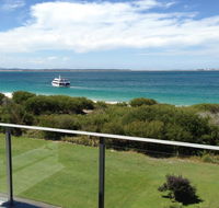 11 'Luskin Lodge' 29 Weatherly Close - stunning water views - Cruises Travel