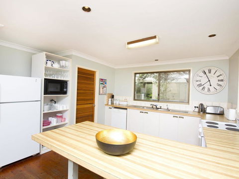 11 Coast At Boomerang Beach - Travel Search 2