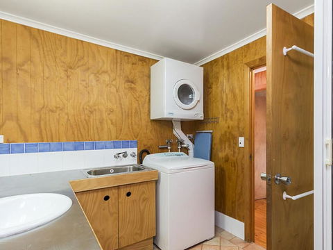 12 Yarrong Road - Travel Search 1