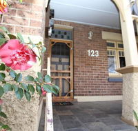 123 Hill St Heart of Orange Double Brick - Travel Search