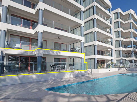 13 'Le Vogue' 16 Magnus Street - Close To The Marina And Beautiful Views Of Nelson Bay Marina - Cruises Travel 3