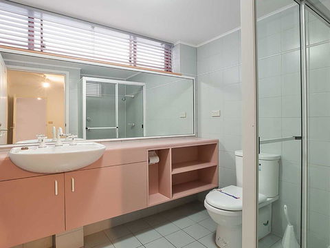13 'Le Vogue' 16 Magnus Street - Close To The Marina And Beautiful Views Of Nelson Bay Marina - Cruises Travel 2