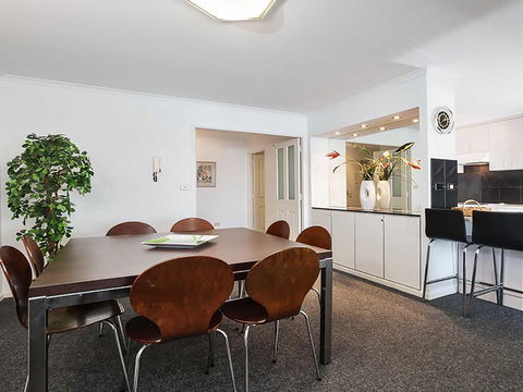 13 'Le Vogue' 16 Magnus Street - Close To The Marina And Beautiful Views Of Nelson Bay Marina - Cruises Travel 1