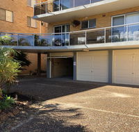 13 'Parkview' 11-13 Catalina Close - great location unit with a locked garage - Cruises Travel