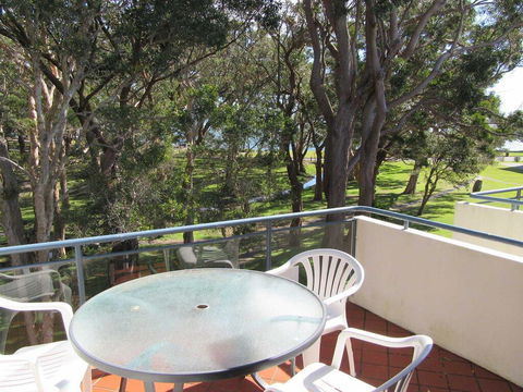 13' Mistral Court', 17 Mistral Close - Walk Across To Little Beach! - Cruises Travel 0