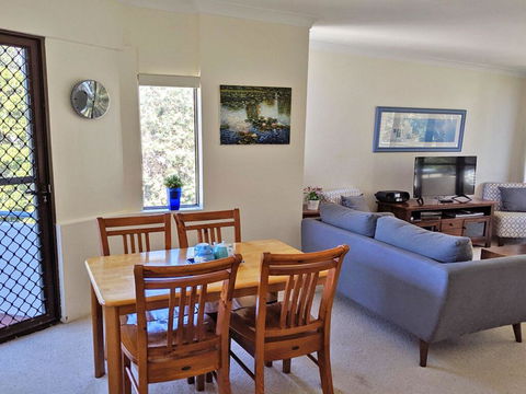 13' Mistral Court', 17 Mistral Close - Walk Across To Little Beach! - Cruises Travel 3