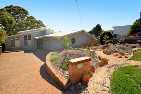 131 Pacific Drive, Port Macquarie - Travel Agents 0