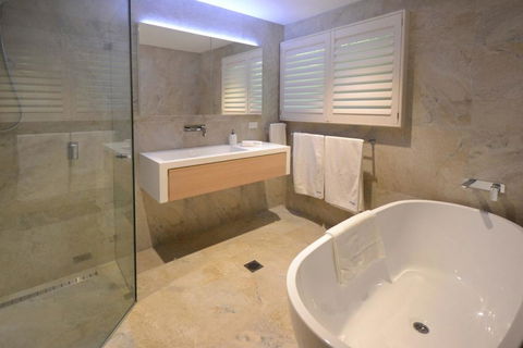 131 Pacific Drive, Port Macquarie - Travel Agents 1