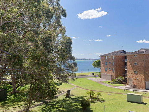 14 'Mistral Court' 17 Mistral Close - Across The Road From The Beach - Cruises Travel 0
