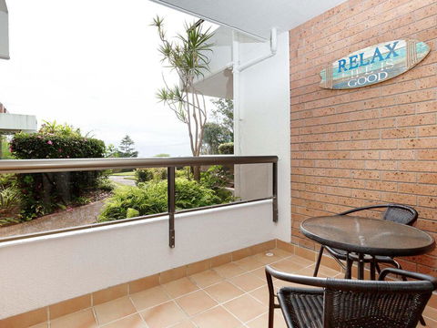 14 'The Commodore' 9-11 Donald Street- Unit In The Heart Of Town With Views & WIFI - Cruises Travel 2