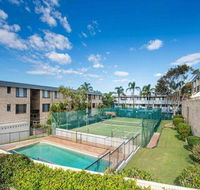 14 'THE DUNES' 38 MARINE DR - LARGE UNIT WITH POOL TENNIS COURT AND DIRECTLY ACROSS FROM FINGAL - Cruises Travel