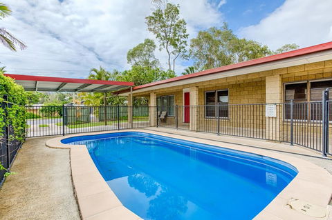 14 Double Island Drive - Rainbow Beach, Large Holiday House With Pool,Pets Welcome, Free Wi-Fi - Travel Search 0