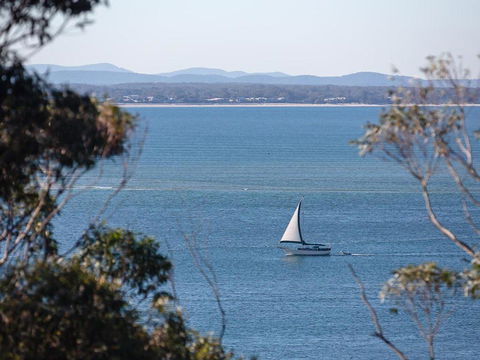 15 'Thurlow Lodge', 6 Thurlow Avenue - Fantastic Unit With Water Views & Pool In Complex - Cruises Travel 2