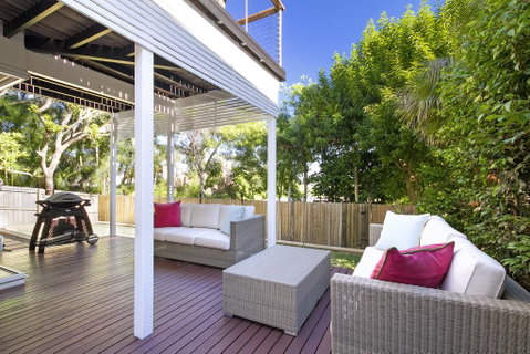 16 The Quarterdeck - Tourism Guide 1