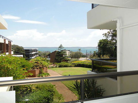 17 'The Commodore' 9-11 Donald Street - Pleasant Unit With Open Plan Living - Cruises Travel 0