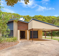 18 Naiad Court - Rainbow Shores Modern Beach House Walk to Beach - Tourism Guide