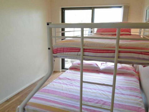 19 'The Commodore' 9-11 Donald Street - Two Bedroom Unit In The CBD Of Nelson Bay - Cruises Travel 3