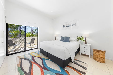 19 Ross Crescent - Travel Agents 2