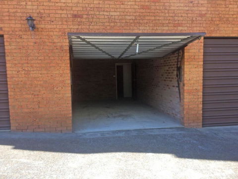 2 'Bronte Court' 17 Magnus Street - Air Con, Complex Pool And Centrally Located - Cruises Travel 2