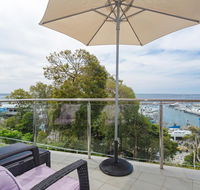 2 'Paradiso' 4 Laman Street - beautiful unit with stunning water views  pool - Cruises Travel