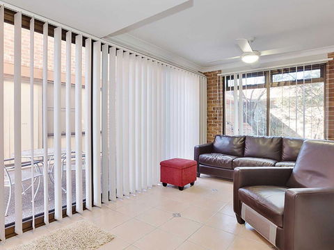 2 'Plattens' 15 Kurrawa Close - Great Duplex So Close To The Water - Cruises Travel 1