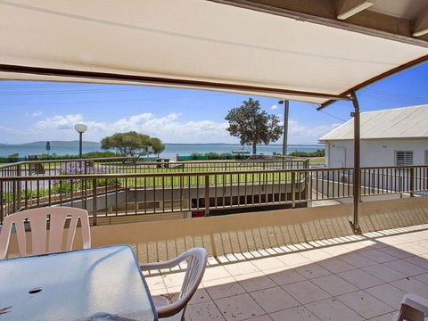 2 'Yachtsman Rest', 37 Victoria Parade - Foxtel, Aircon, Waterviews - Cruises Travel 0