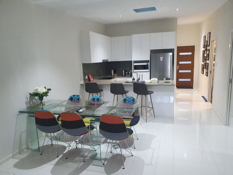 2 BDR Sea View Guest House - Travel Agents 2