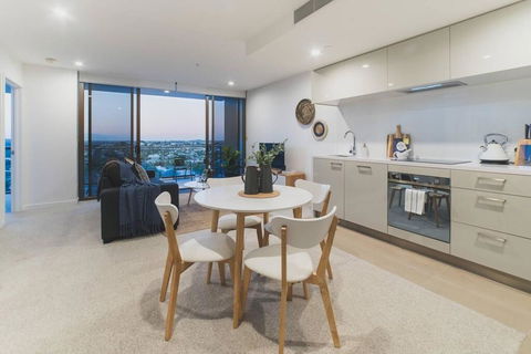 2 Bed Brisbane Resort Apartment - Tourism Guide 2