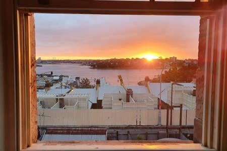 2 Bedroom Harbour View At The Rocks Heart Of CBD - Tourism Guide 3