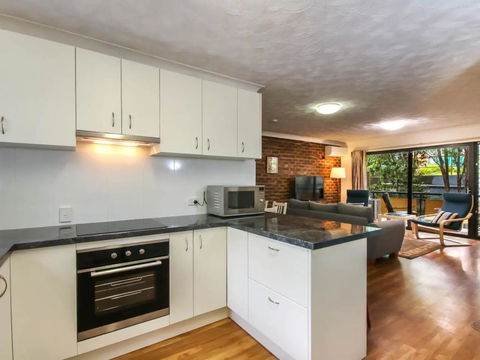 2 Bedroom St Lucia Apartment Close To UQ And CityCat - Cruises Travel 1