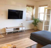 2 Bedroom SHORT walk to CBDBEACH and DARBY ST - Tourism Guide