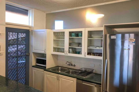 2 Bedroom, SHORT Walk To CBD,BEACH And DARBY ST - Tourism Guide 2