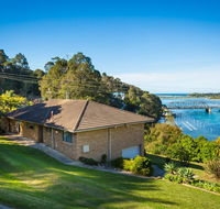 2 Water Crescent - Retro Haven - Cruises Travel