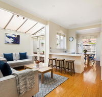2-Bed House With Patio Near Bars and Restaurants - Tourism Guide