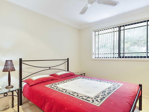 2/11a Christmas Bush Avenue - Fantastic Townhouse Close To Dutchies Beach - Cruises Travel 1