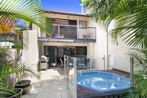 2/61 Noosa Parade - Tourism Guide 0