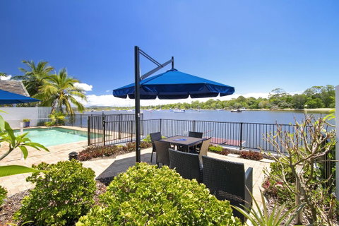 20 Noosa Parade - Tourism Guide 2