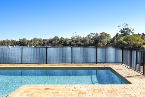 20 Noosa Parade - Tourism Guide 1