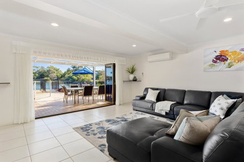 20 Noosa Parade - Tourism Guide 3
