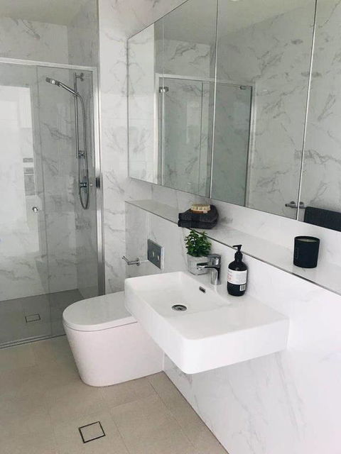 208 Kalina Apartments 2 Bedrooms - Travel Agents 3