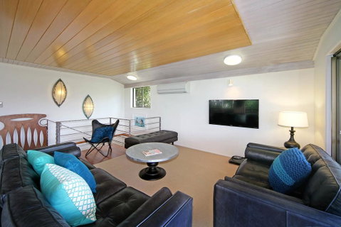 21 Arakoon Crescent - Tourism Guide 2
