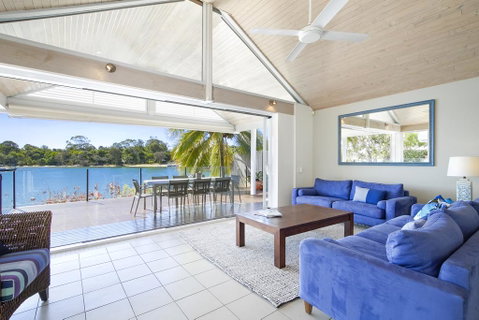 22 Noosa Parade - Tourism Guide 3