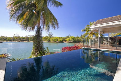 22 Noosa Parade - Tourism Guide 0