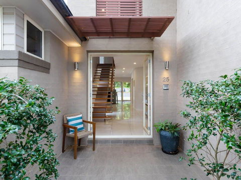 25 Christmas Bush Avenue - Aircon, Pet Friendly, Small Boat Parking & WIFI - Tourism Guide 0