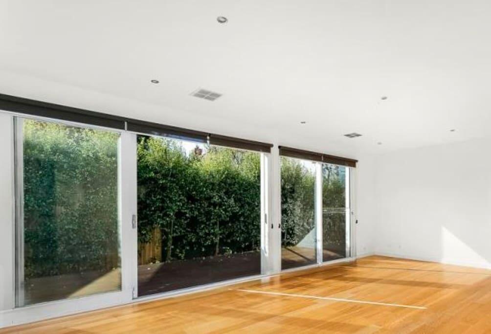 Malvern North ACT Travel Agents