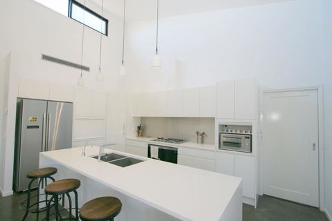 26 Twynam Street - Tourism Guide 1