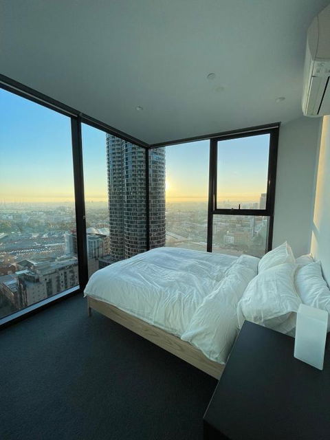 C&S Stay- Melbourne CBD - Tourism Guide 0